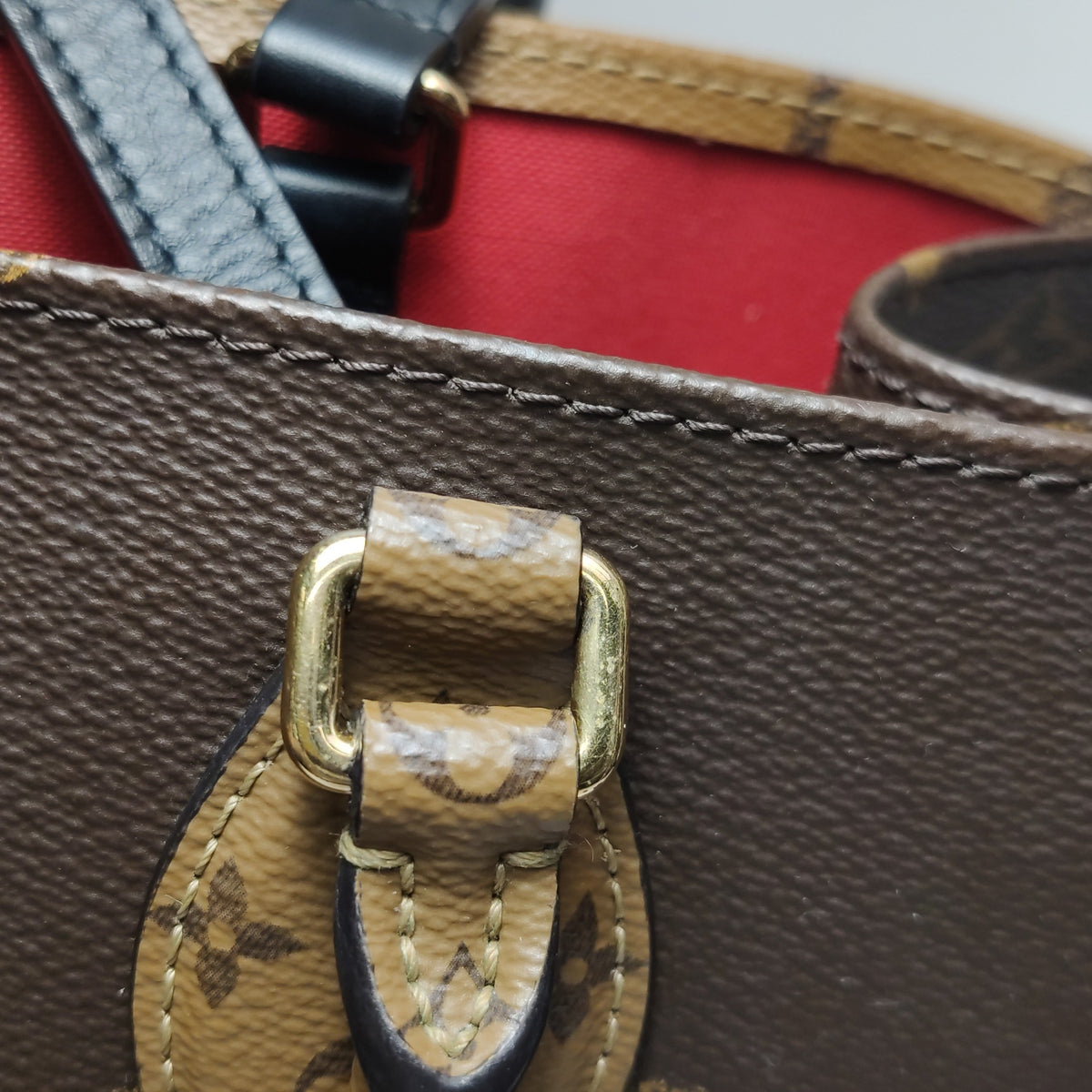 Louis Vuitton Onthego Brown Shoulder Bag 35 x 26 x 14 centimeters (length x height x width) M45321
