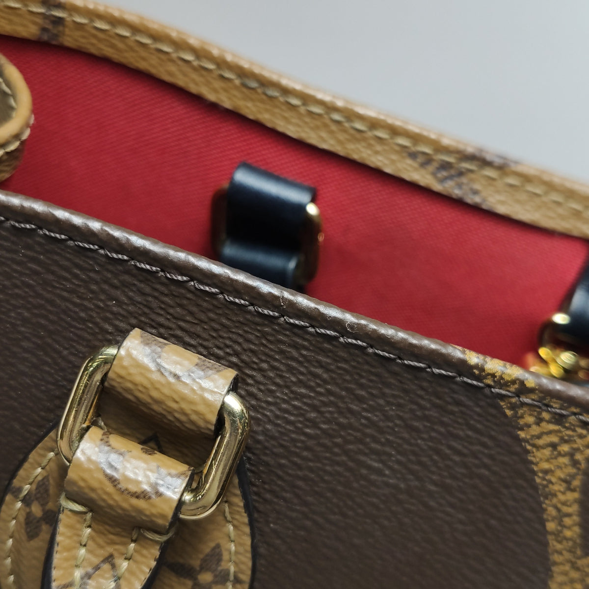 Louis Vuitton Onthego Brown Shoulder Bag 35 x 26 x 14 centimeters (length x height x width) M45321