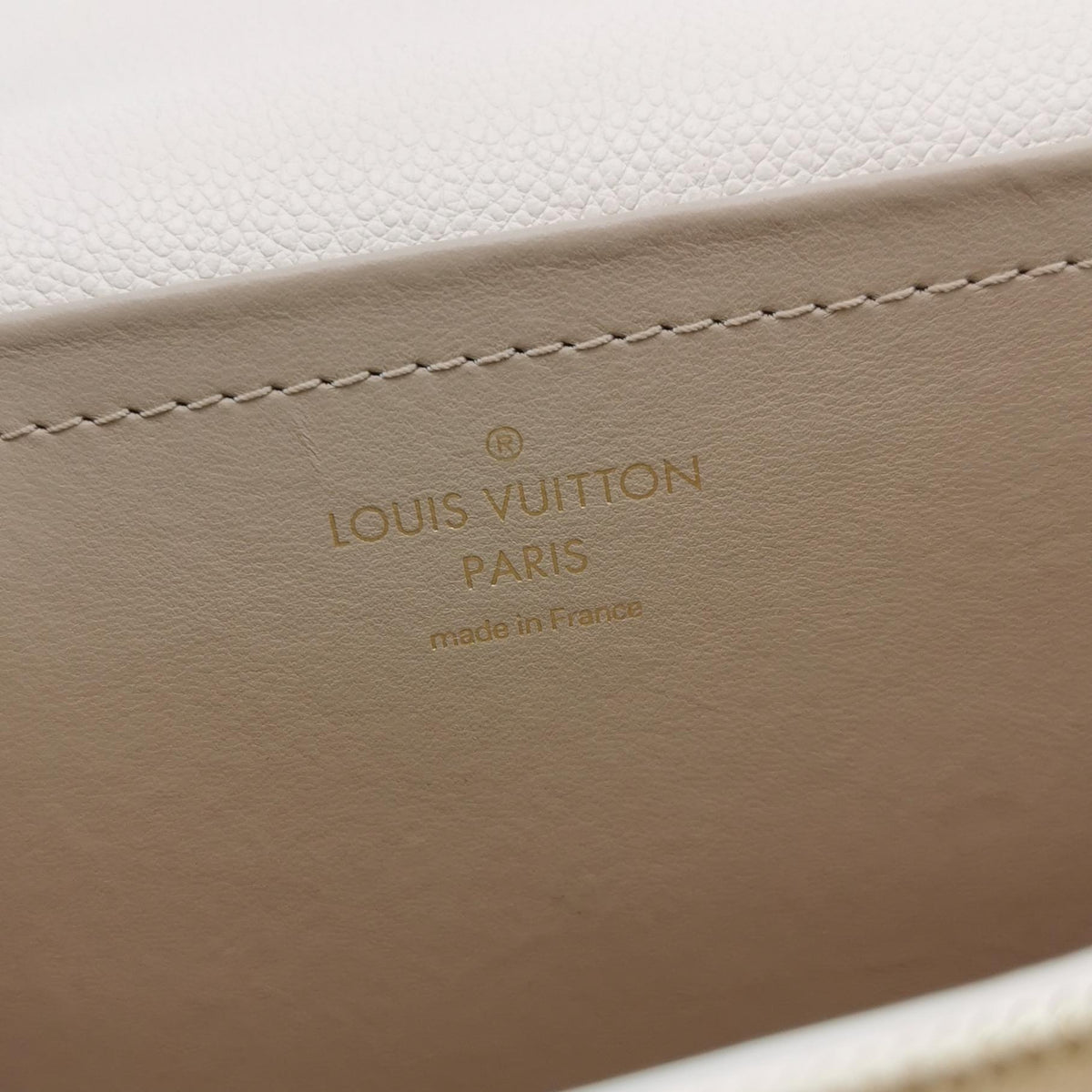 Louis Vuitton Beige Shoulder Bag Length: 25 cm, Height: 15.5 cm, Thickness: 6 cm