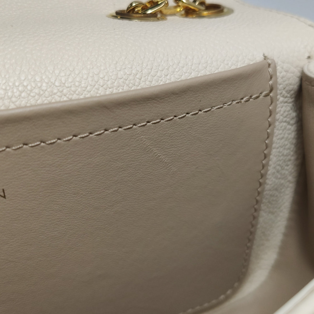 Louis Vuitton Beige Shoulder Bag Length: 25 cm, Height: 15.5 cm, Thickness: 6 cm