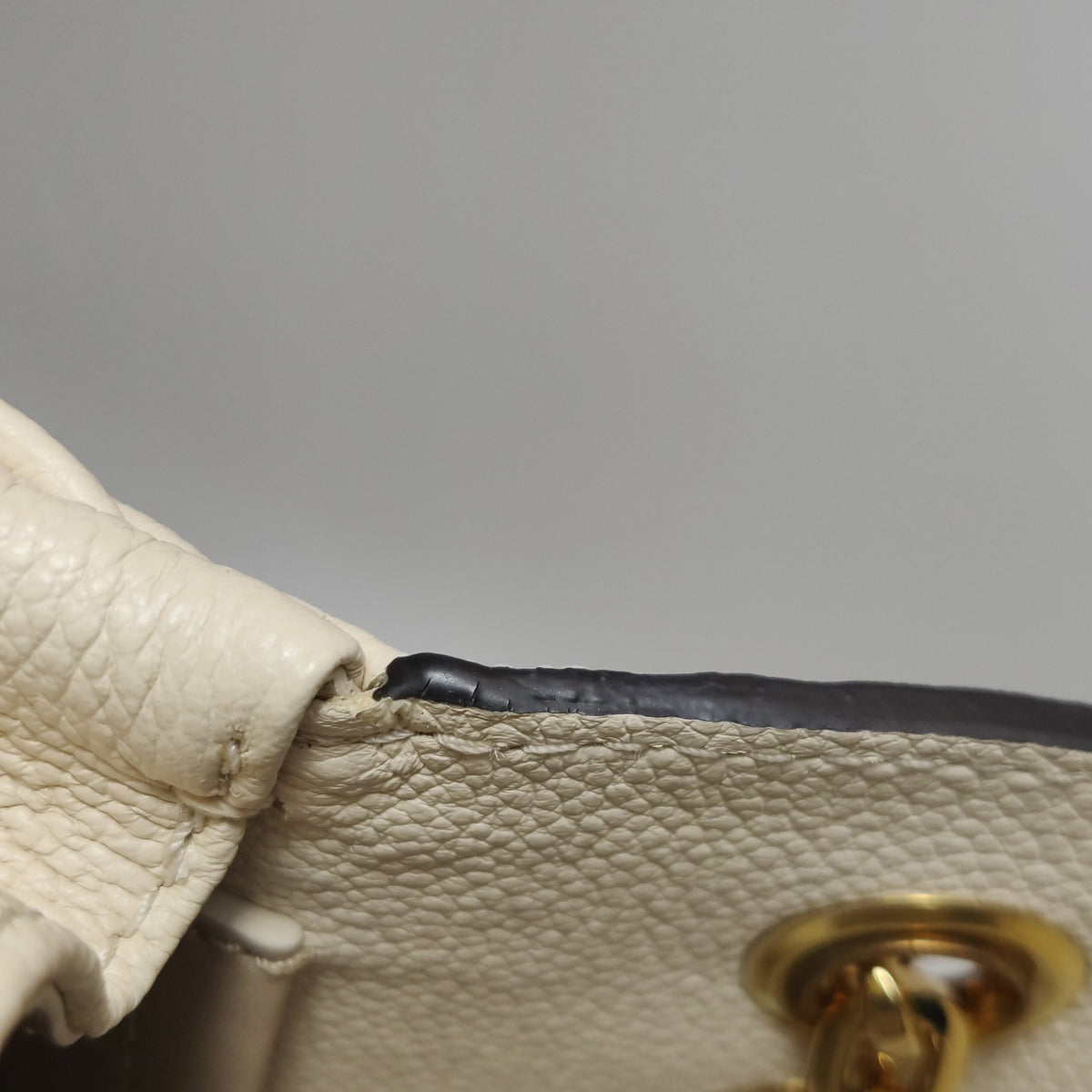 Louis Vuitton Beige Shoulder Bag Length: 25 cm, Height: 15.5 cm, Thickness: 6 cm