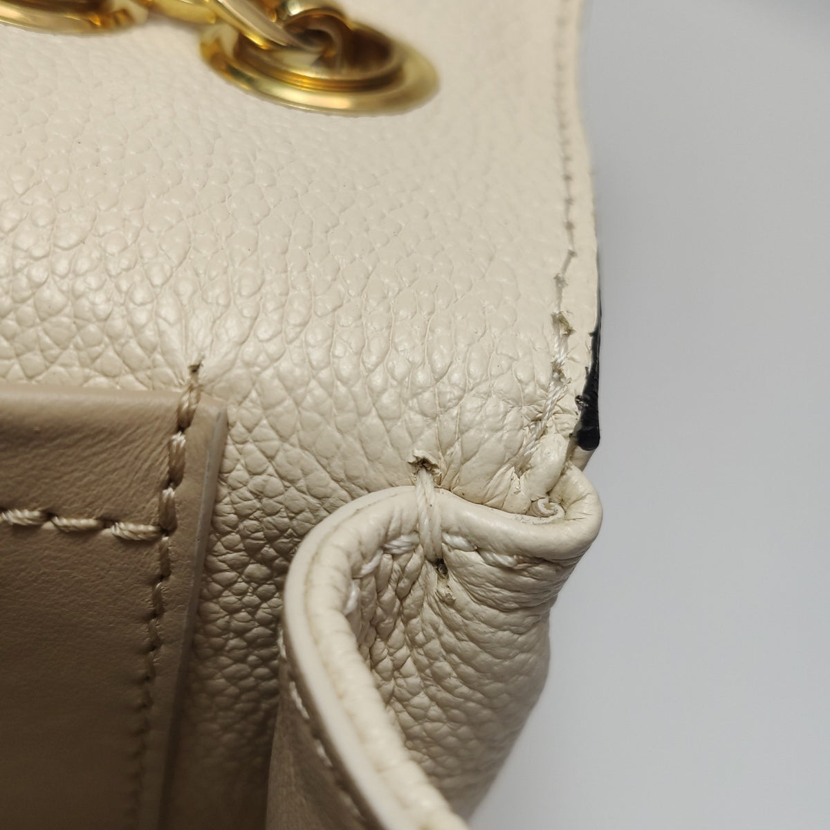 Louis Vuitton Beige Shoulder Bag Length: 25 cm, Height: 15.5 cm, Thickness: 6 cm