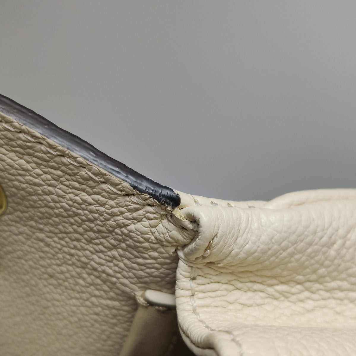 Louis Vuitton Beige Shoulder Bag Length: 25 cm, Height: 15.5 cm, Thickness: 6 cm