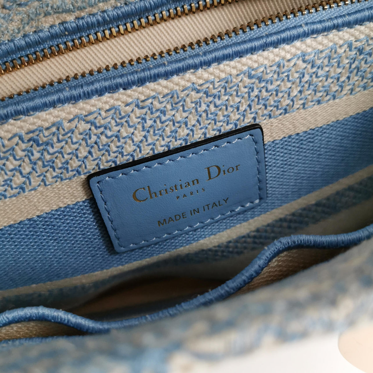 Dior Canvas Blue Shoulder Bag Length: 24 cm, Height: 20 cm, Thickness: 12 cm M0565OTDT_M917