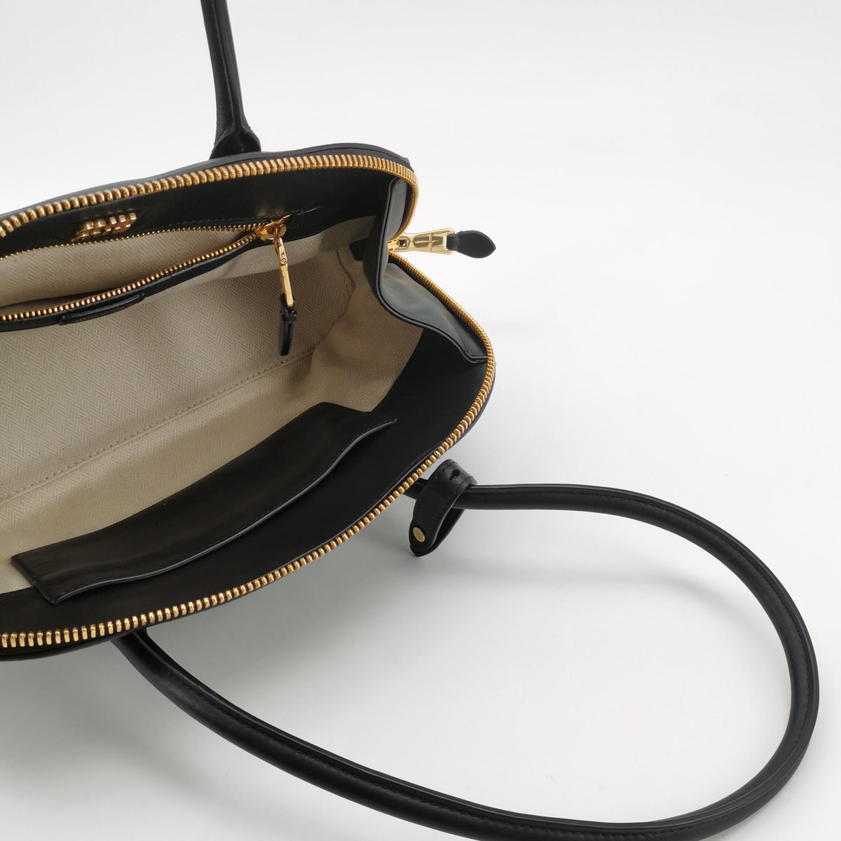 Miu Miu Black Shoulder Bag Length: 32.5 cm, Height: 20.5 cm, Thickness: 13.5 cm