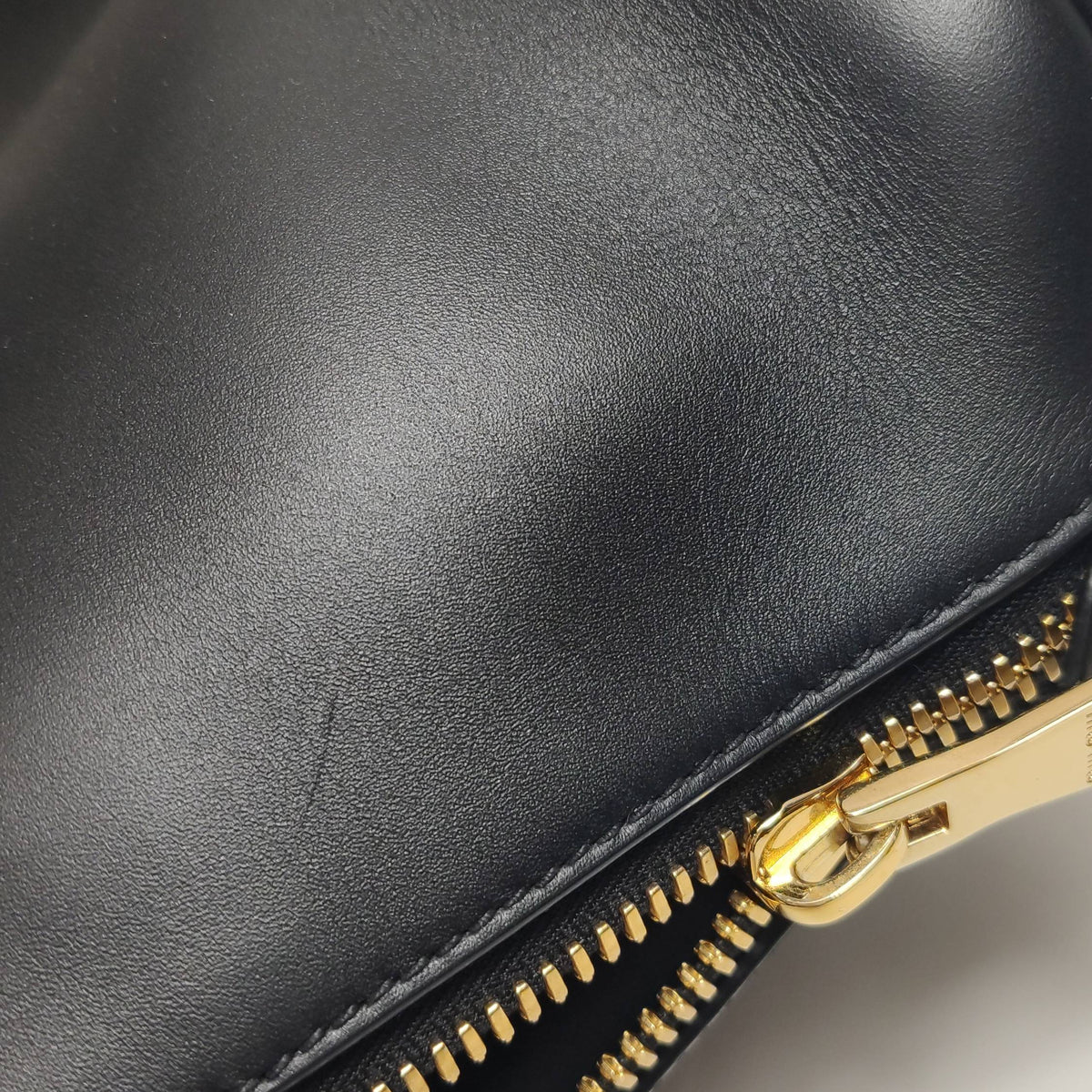Miu Miu Black Shoulder Bag Length: 32.5 cm, Height: 20.5 cm, Thickness: 13.5 cm