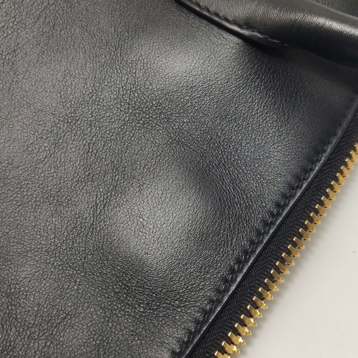 Miu Miu Black Shoulder Bag Length: 32.5 cm, Height: 20.5 cm, Thickness: 13.5 cm