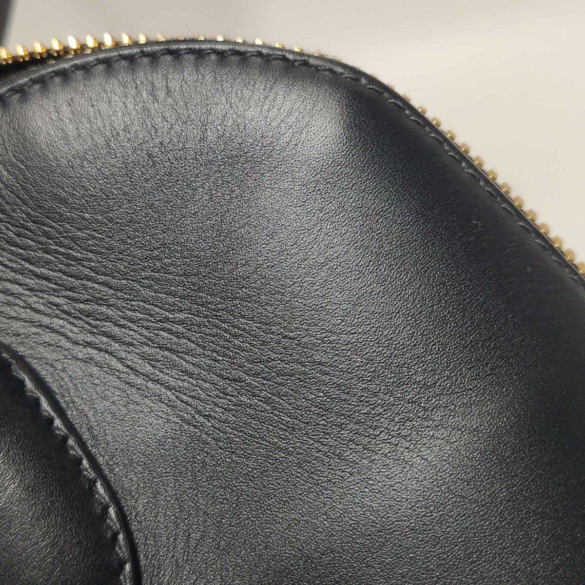 Miu Miu Black Shoulder Bag Length: 32.5 cm, Height: 20.5 cm, Thickness: 13.5 cm
