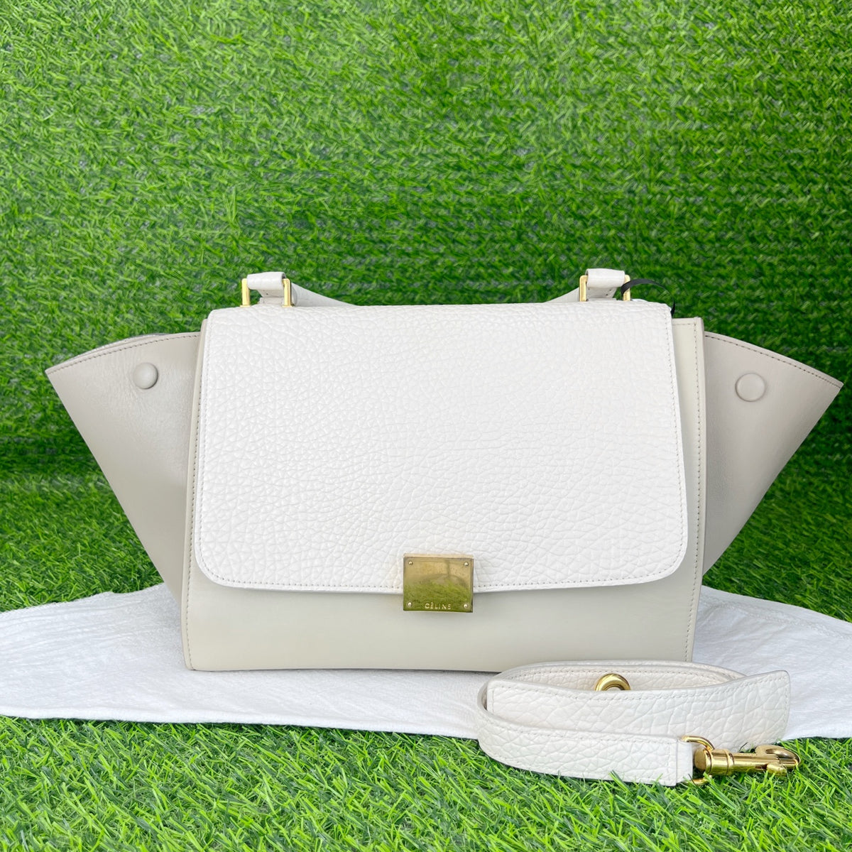 Celine 27x22x13cm(11x9x5in) 174683ADL.01BC