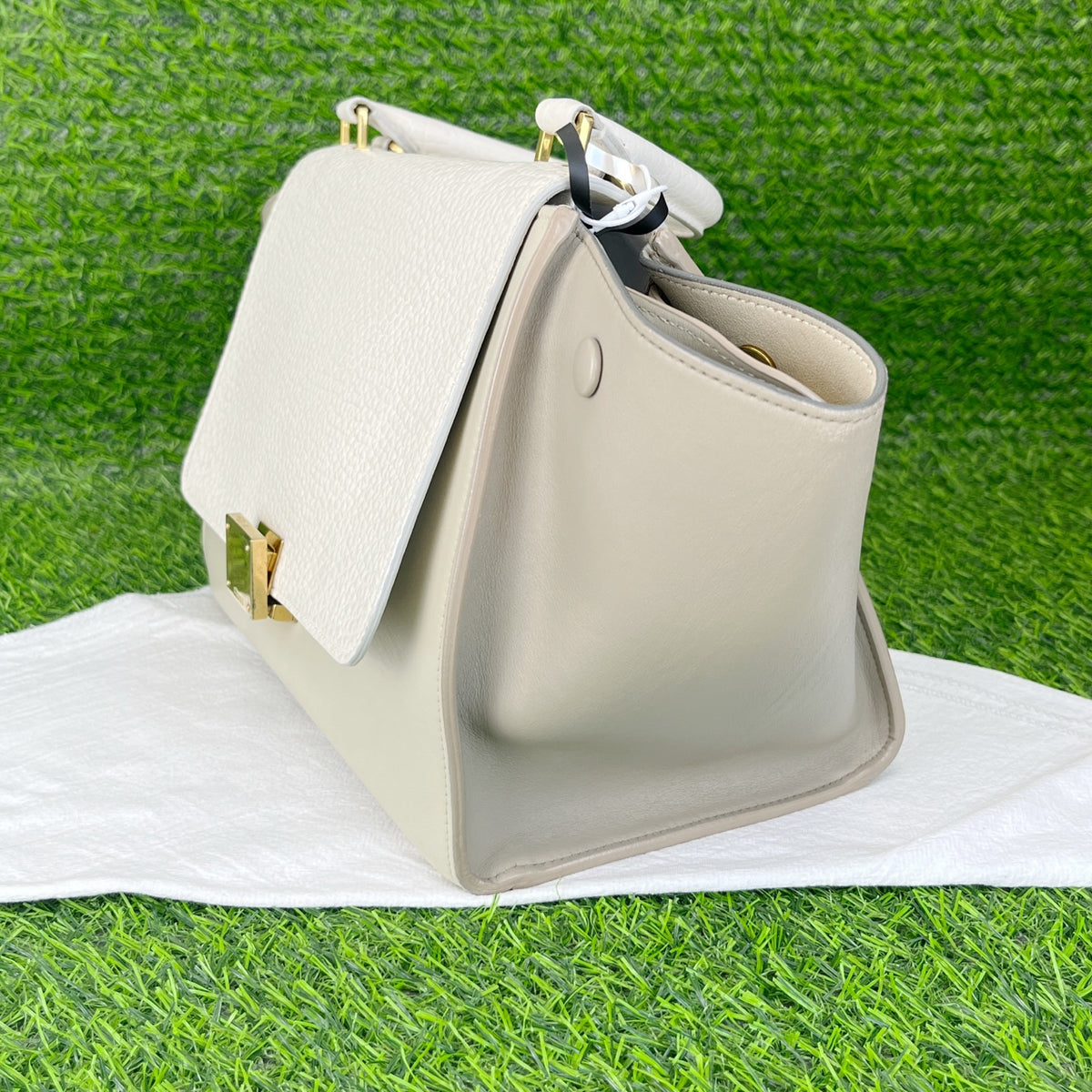 Celine 27x22x13cm(11x9x5in) 174683ADL.01BC