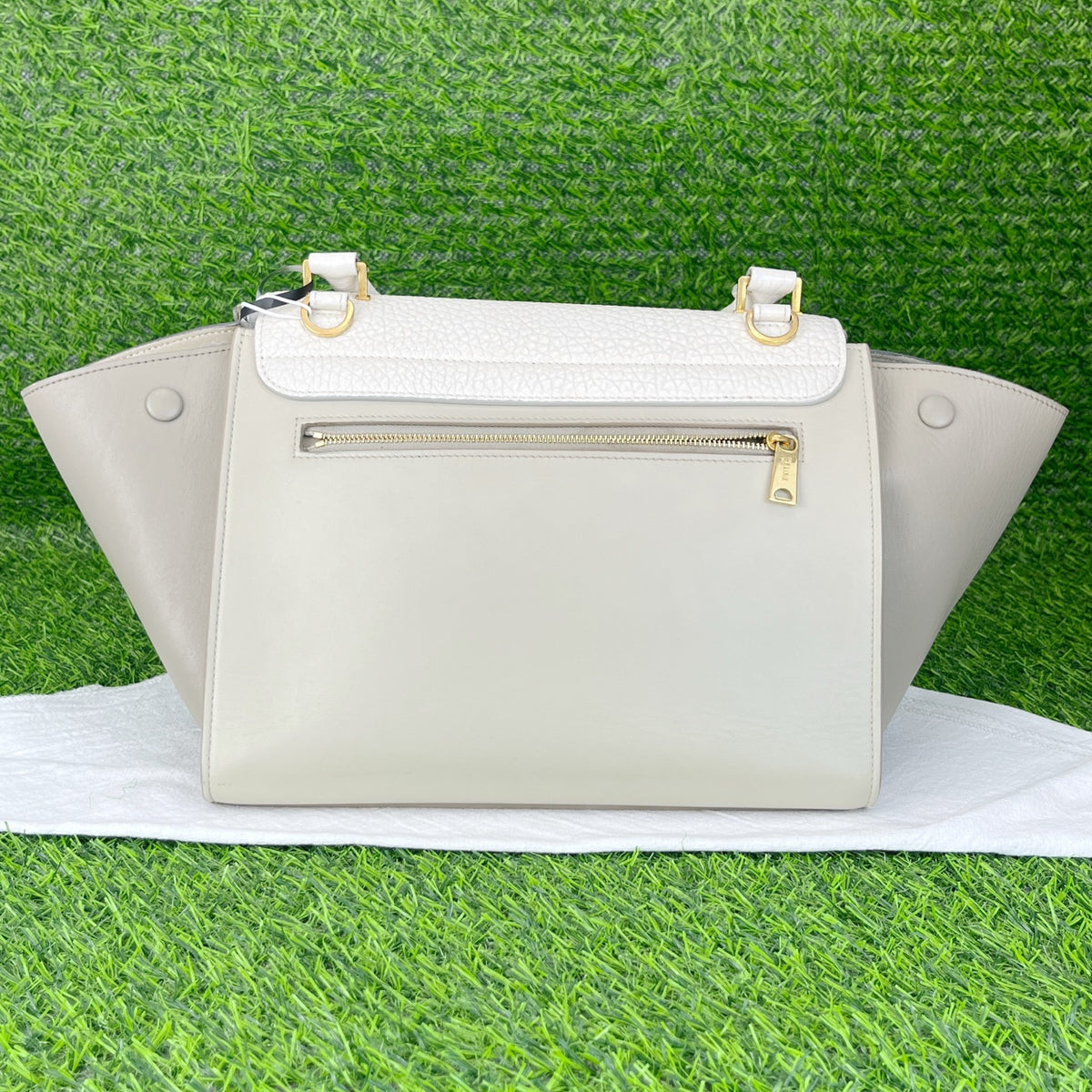 Celine 27x22x13cm(11x9x5in) 174683ADL.01BC