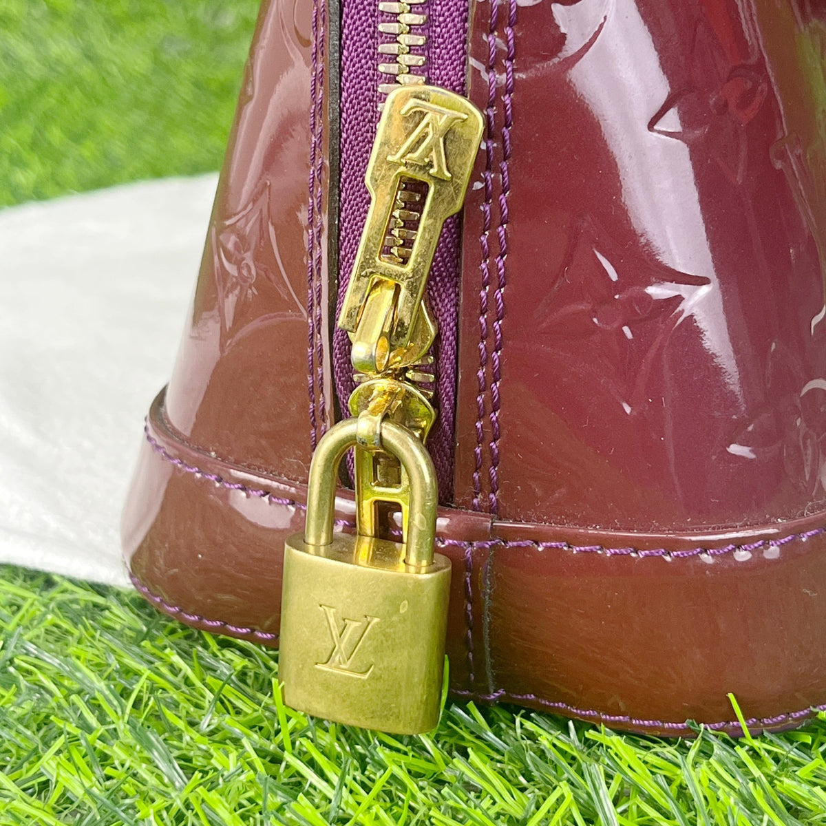 Louis Vuitton Length 24 cm x Width 12 cm x Height 17 cm M91606