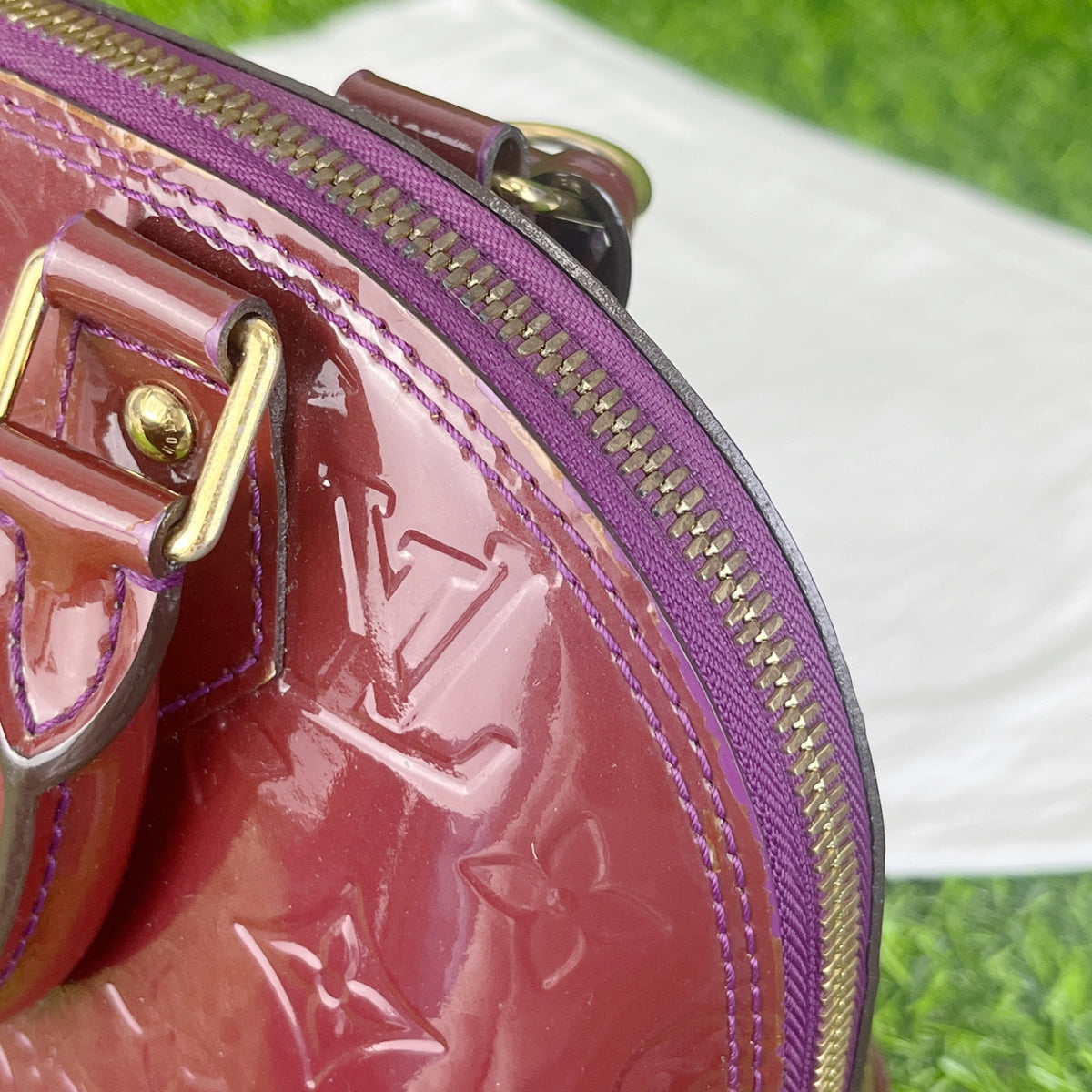 Louis Vuitton Length 24 cm x Width 12 cm x Height 17 cm M91606
