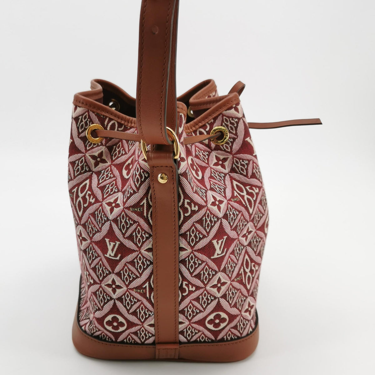 Louis Vuitton Canvas Red Shoulder Bag Length: 25.5 cm, Height: 25.5 cm, Thickness: 19.5 cm M57154