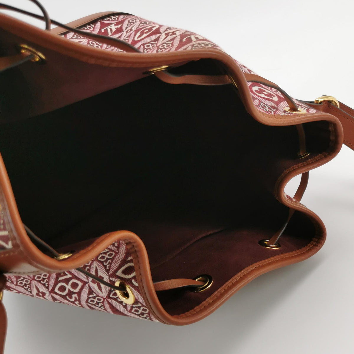 Louis Vuitton Canvas Red Shoulder Bag Length: 25.5 cm, Height: 25.5 cm, Thickness: 19.5 cm M57154