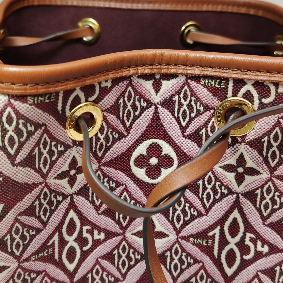 Louis Vuitton Canvas Red Shoulder Bag Length: 25.5 cm, Height: 25.5 cm, Thickness: 19.5 cm M57154