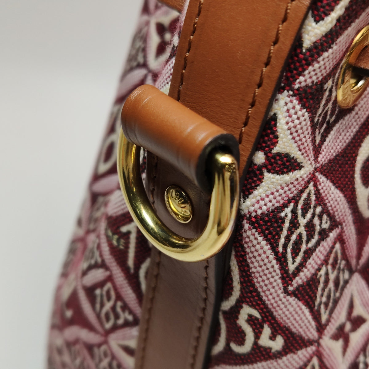Louis Vuitton Canvas Red Shoulder Bag Length: 25.5 cm, Height: 25.5 cm, Thickness: 19.5 cm M57154