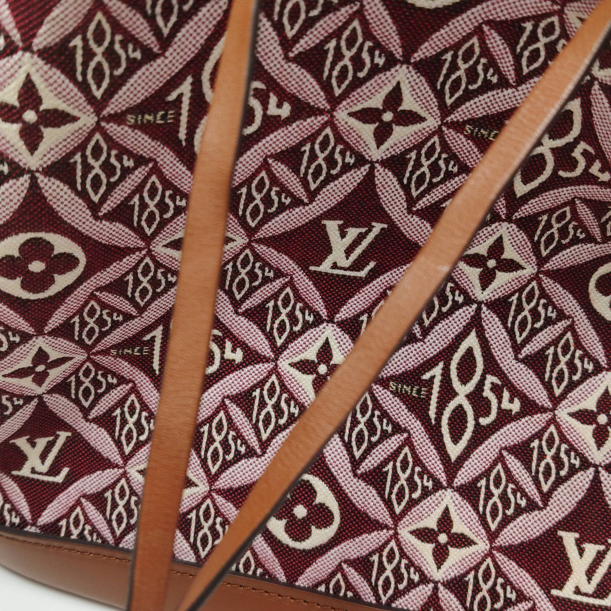Louis Vuitton Canvas Red Shoulder Bag Length: 25.5 cm, Height: 25.5 cm, Thickness: 19.5 cm M57154
