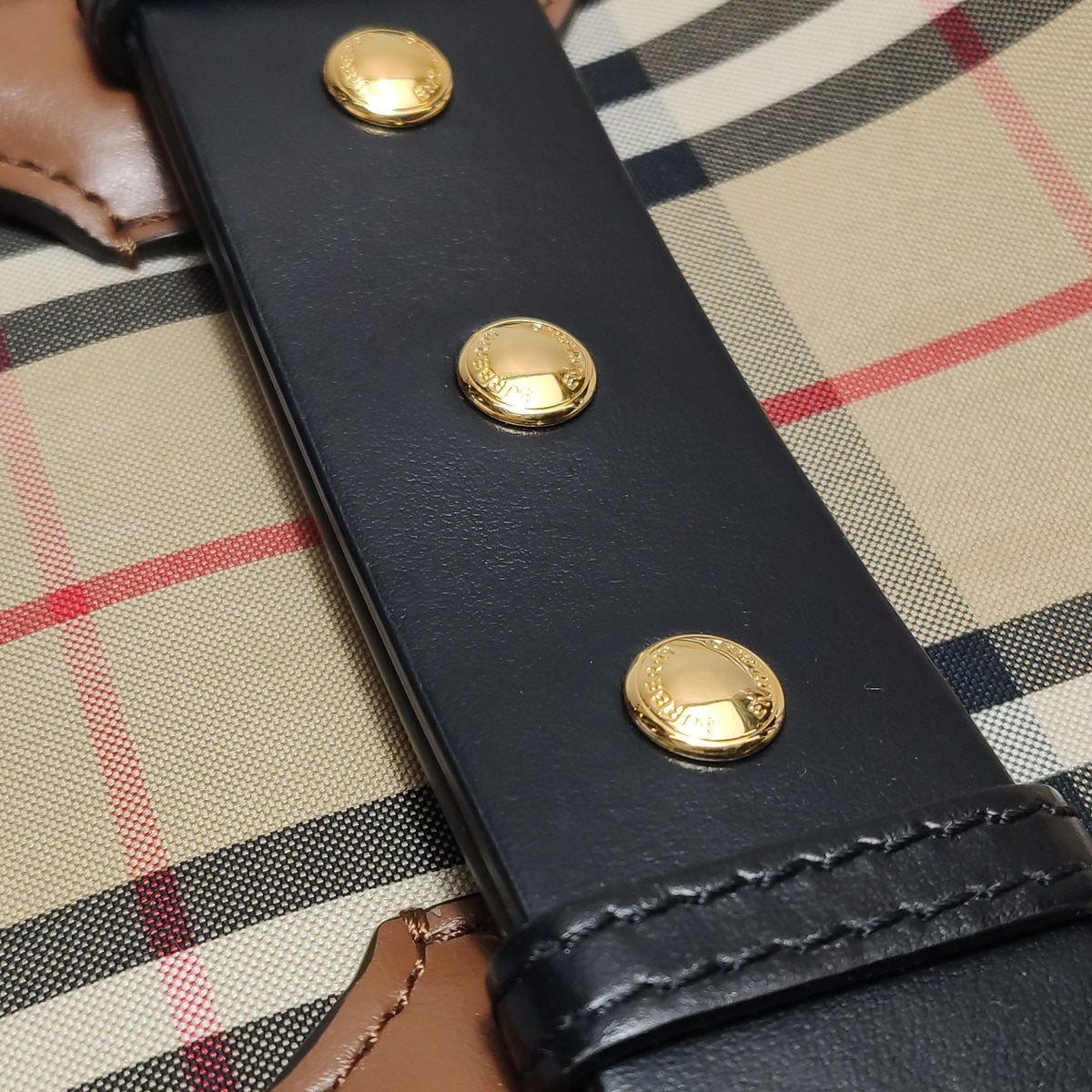 Burberry Canvas Crossbody Length: 26.5 cm, Height: 25 cm, Thickness: 14.5 cm 80159051