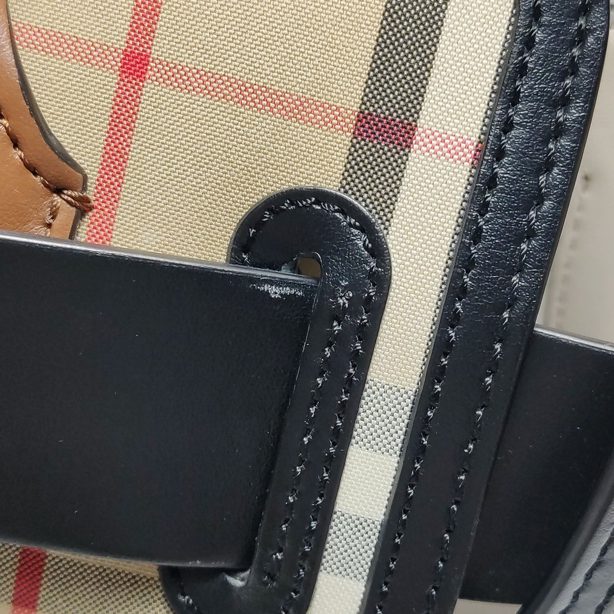 Burberry Canvas Crossbody Length: 26.5 cm, Height: 25 cm, Thickness: 14.5 cm 80159051