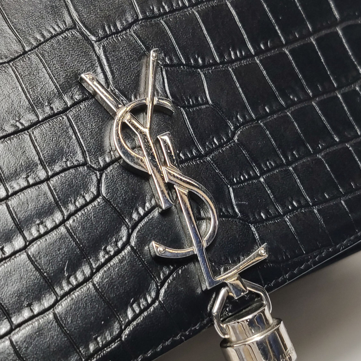 Saint laurent MONOGRAM KATE tassel handbag Black Shoulder Bag 20 x 12.5 x 5 centimeters 474366DND0N1000