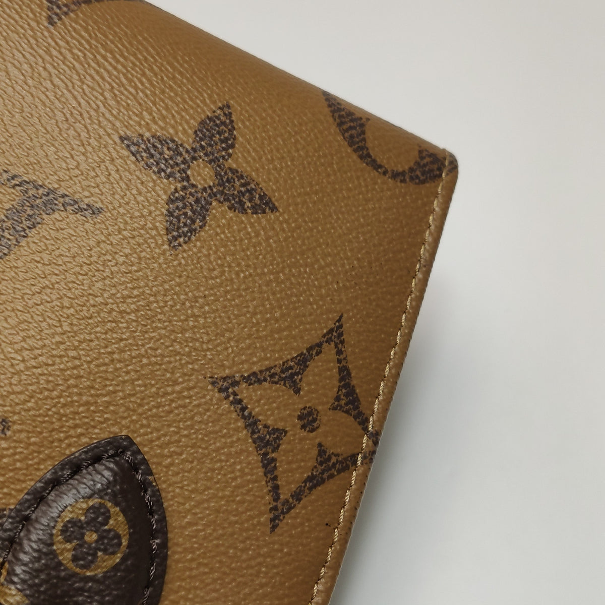 Louis Vuitton ONTHEGO BB Handbag Brown Shoulder Bag Length: 18 cm, Height: 15 cm, Thickness: 8 cm M46839