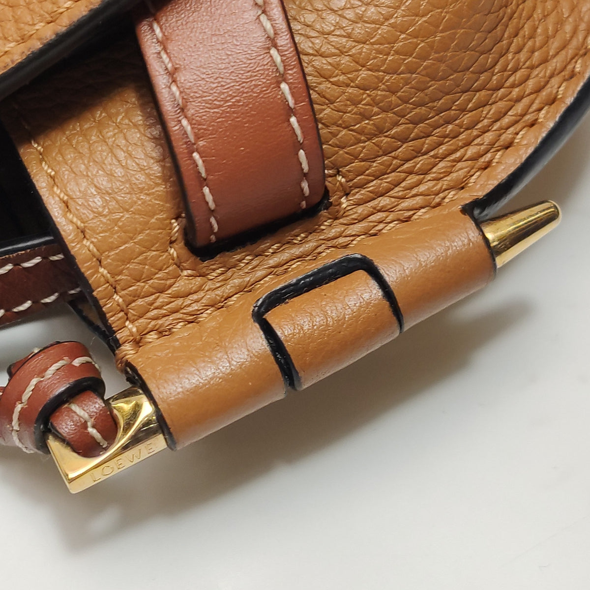 Loewe Brown Shoulder Bag Length: 20 cm, Height: 13 cm, Thickness: 7.5 cm 321.12.U62-3639