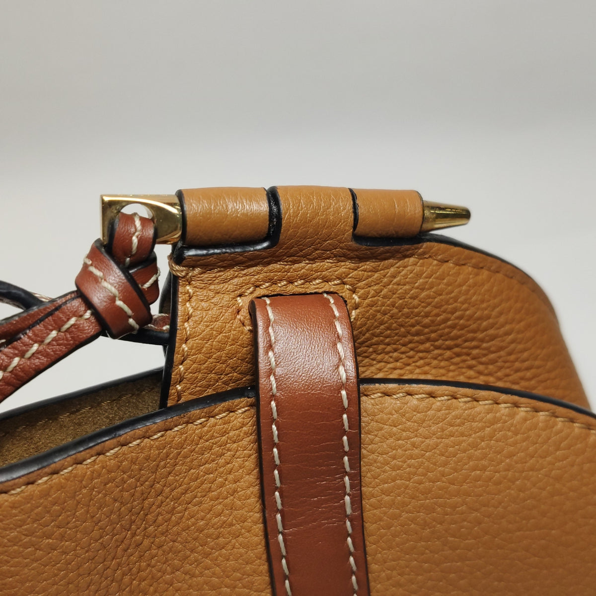 Loewe Brown Shoulder Bag Length: 20 cm, Height: 13 cm, Thickness: 7.5 cm 321.12.U62-3639