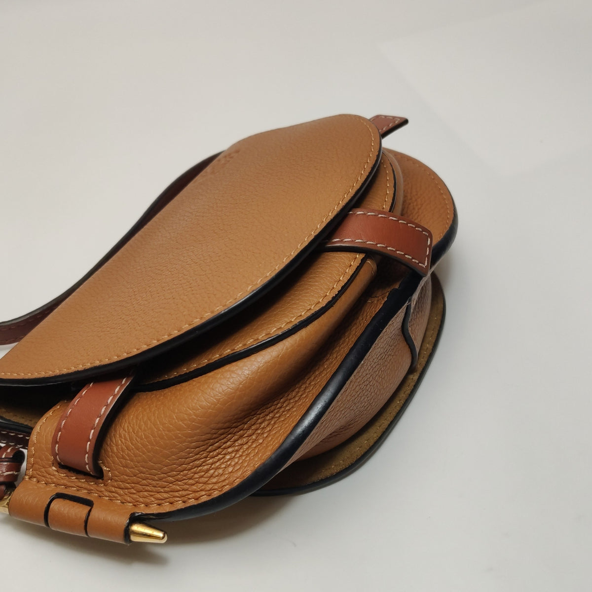 Loewe Brown Shoulder Bag Length: 20 cm, Height: 13 cm, Thickness: 7.5 cm 321.12.U62-3639