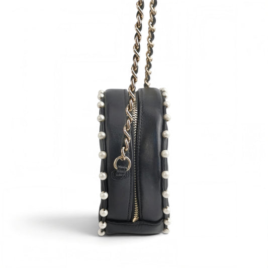 Round Clutch with Chain Pearl Edition