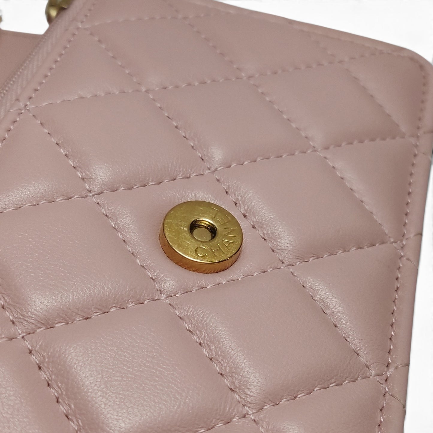Classic Wallet on Chain with Resin Stone Chain