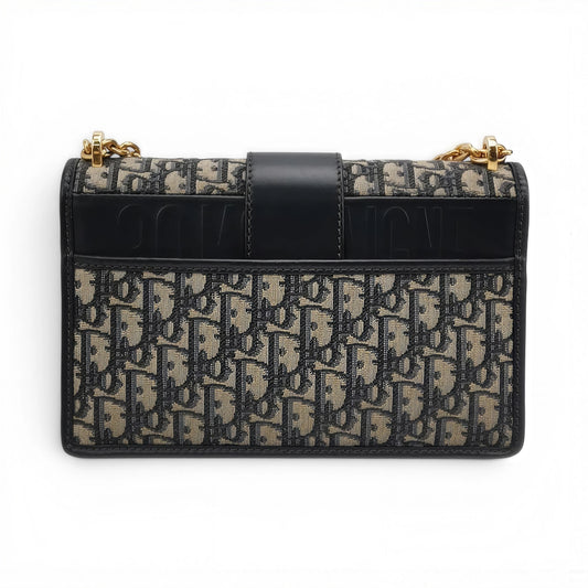 30 Montaigne