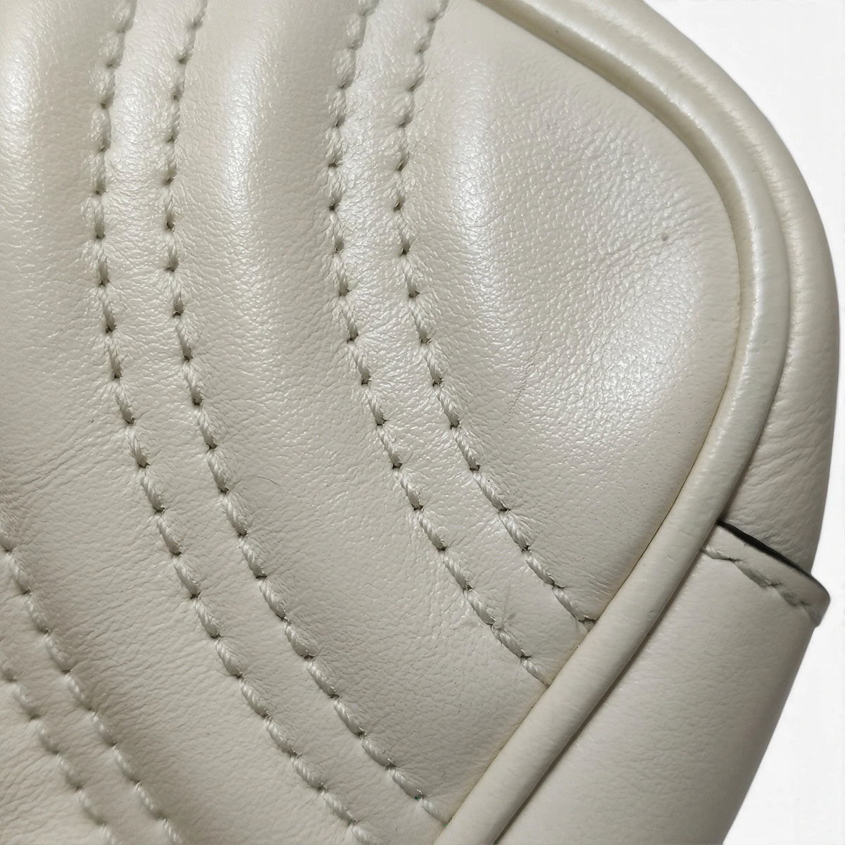 GG Marmont Mini Shoulder Bag